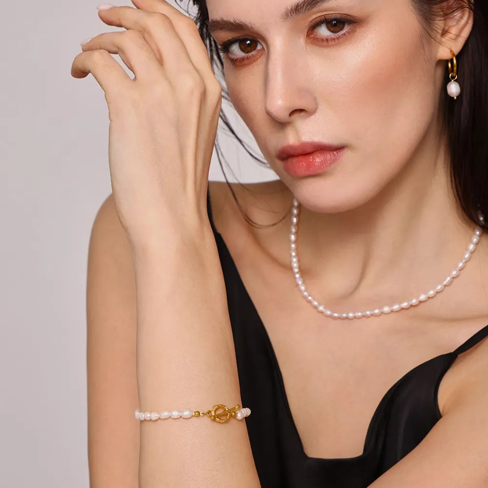 Pearl Necklace, Bracelet and Earrings 4-Piece Jewellery Set