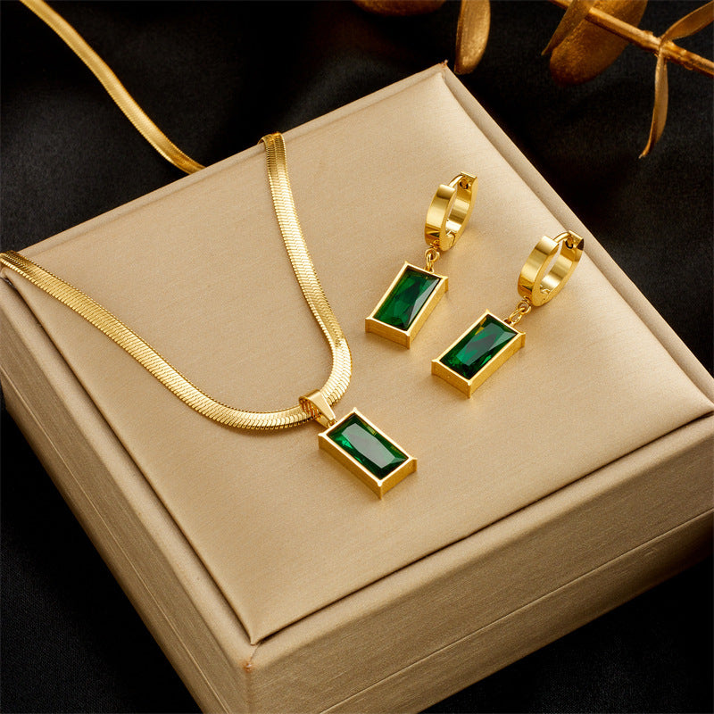 Style Unique Design Blade Chain Luxury Emerald Zircon Pendant Titanium Steel Necklace for Women