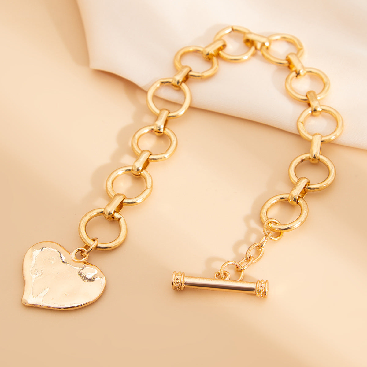 In style heart-shaped metal pendant bracelet irregular circular Bracelet