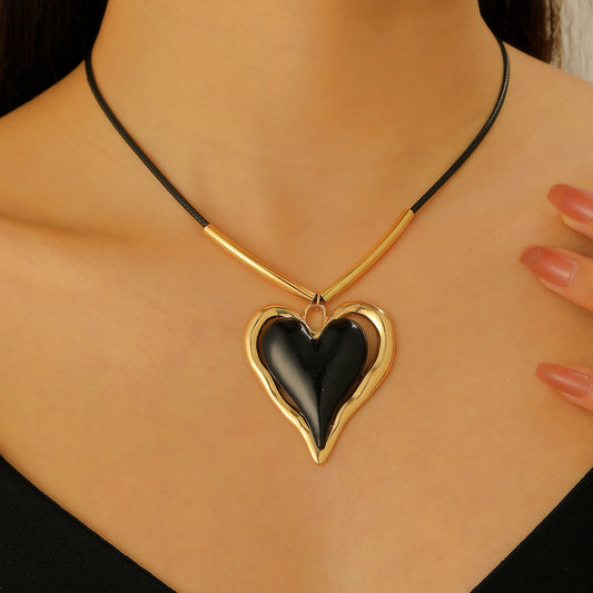 Exaggerated Large Heart Necklace Sweet and Spicy Lolita Style Pendant Clavicle Chain for Women